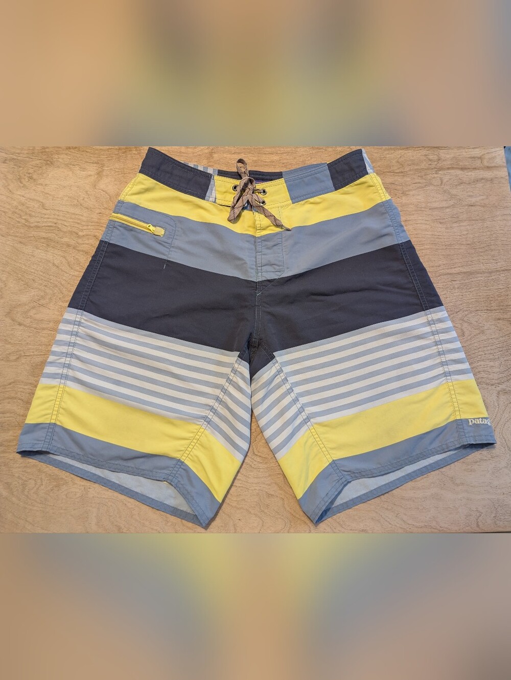 Patagonia Board Shorts Men's Size 30
